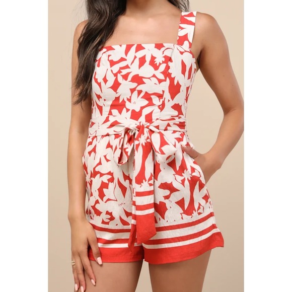 NWT Lulus Size Small Maite Red Floral Belted Sleeveless Romper Causal Autumn - Picture 1 of 9